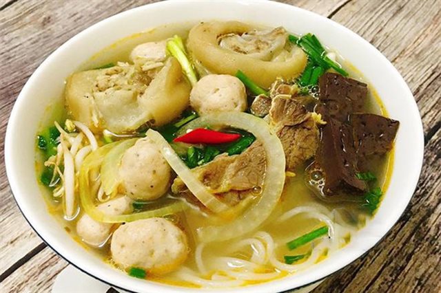 Bún Bò Giò Heo Đơn Giản