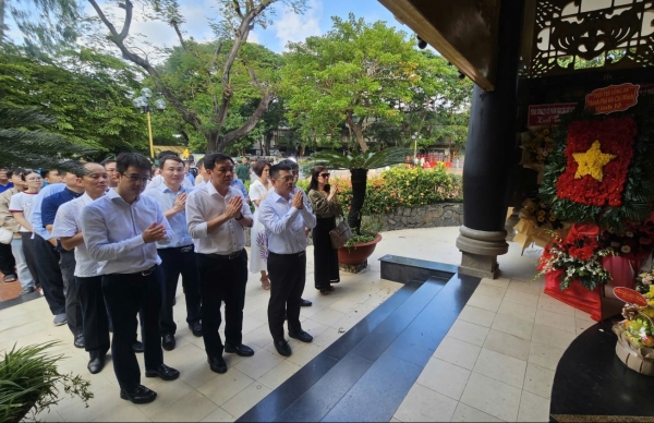Ứng dụng công nghệ hiện đại trong buổi lễ tri ân Anh hùng liệt sĩ tại Công viên Lê Thị Riêng