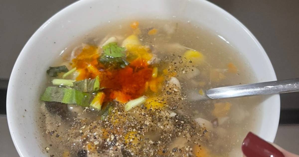 Soup thập cẩm. (Nhà có gì nấu đó) 😋