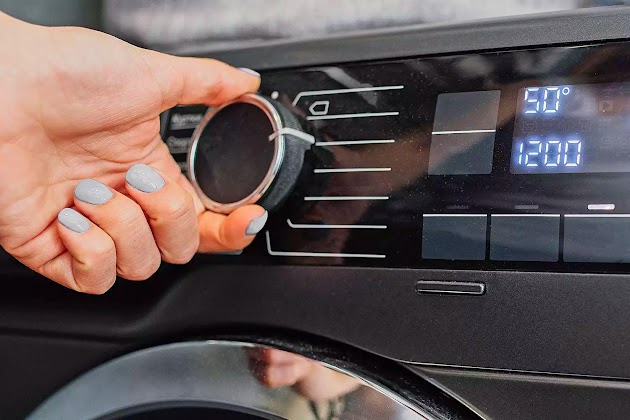 Wasmachine ingesteld op een koele en zachte cyclus