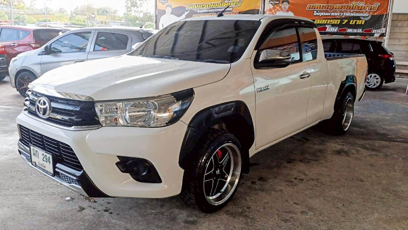 TOYOTA HILUX REVO
