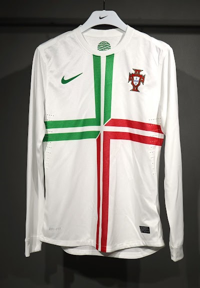 Retro 2012 Portugal Visitante.jpg