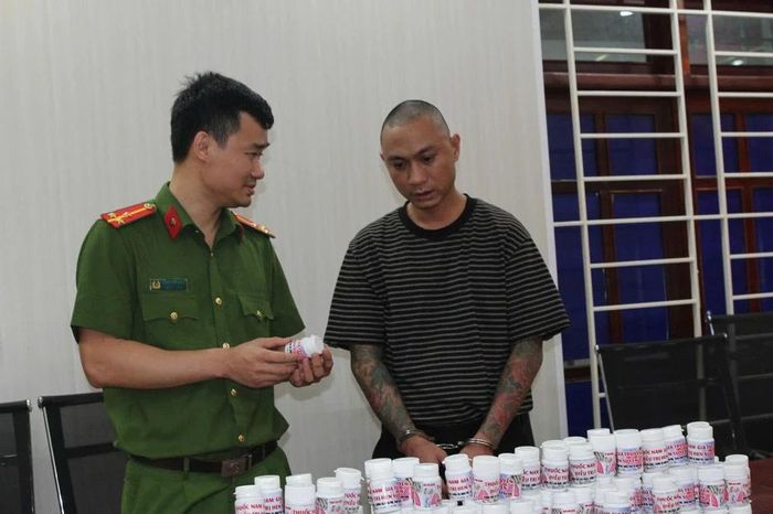 Dùng thuốc bị cấm sử dụng chế 'thuốc gia truyền chữa hen suyễn' - Chuyên trang An Ninh Thủ Đô - Báo Công an nhân dân