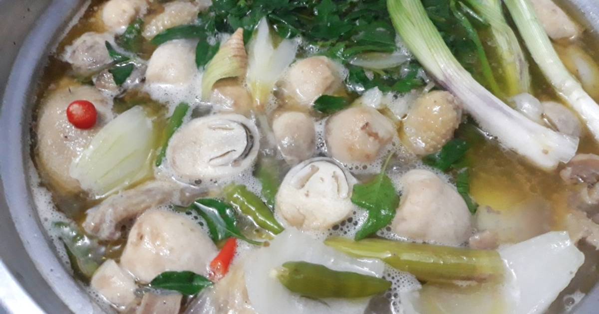 Lẩu gà lá é