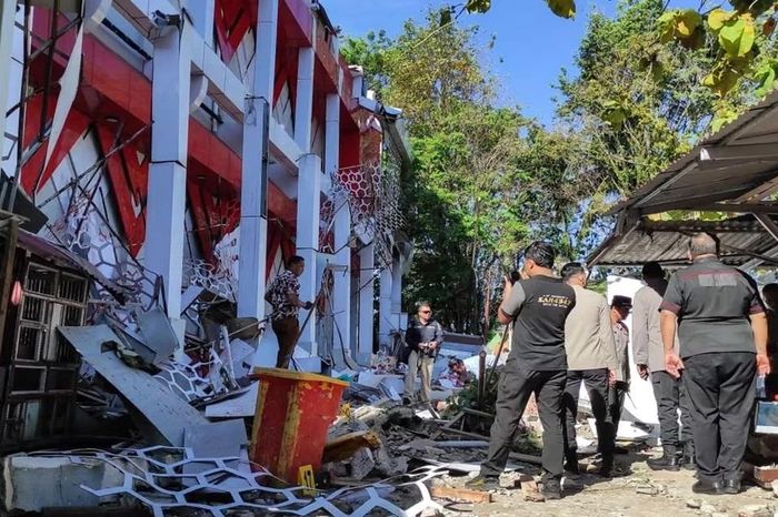 Động đất 7,4 độ Richter tại Indonesia, cảnh báo sóng thần nguy hiểm - Báo Tri thức &amp; Cuộc sống