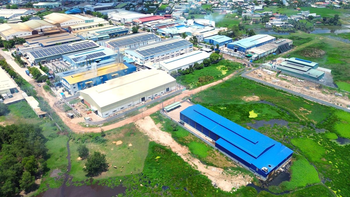 Tây Ninh: Hơn 100 hộ dân khổ sở vì mùi hôi từ công ty chế biến thức ăn gia súc - Báo Pháp Luật TP.HCM