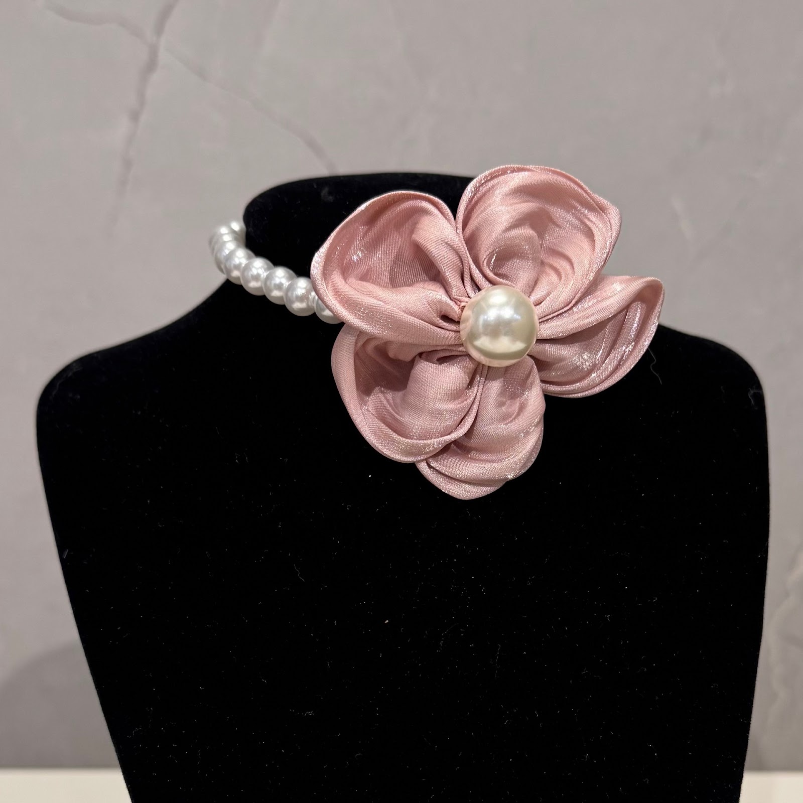 Plastic collar with floral pattern for pets
