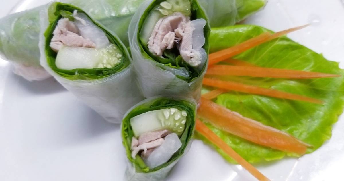Thịt luộc cuốn bánh tráng chấm mắm nêm