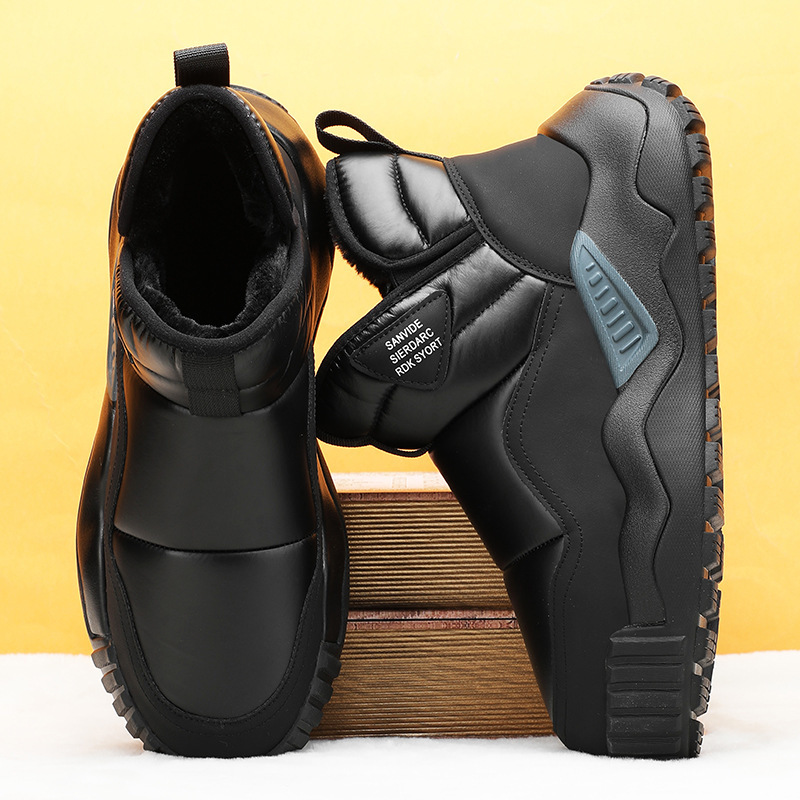 Insulated men's winter boots, slip-resistant, slip-on