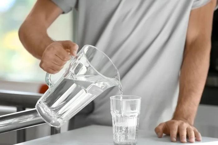 Uống nhiều nước hơn có giúp bạn giảm cân không? - Báo Pháp Luật TP.HCM