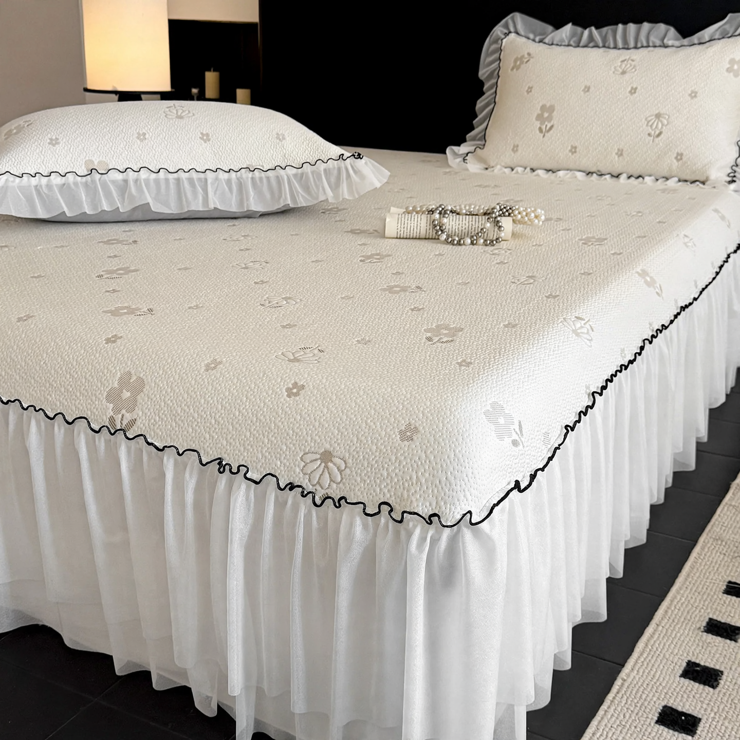 Cooling mat in princess style, foldable