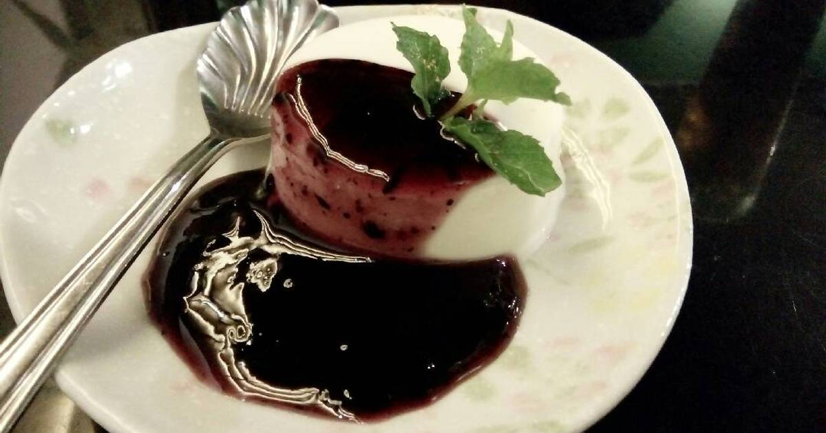 Blueberry Panna Cotta