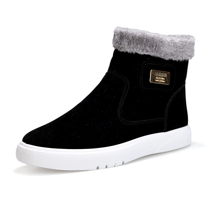 Insulated men's winter boots with non-slip sole