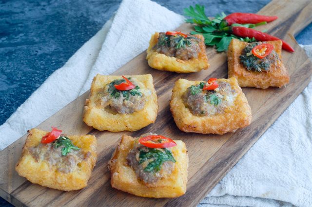 Bánh Mì Sandwich Nhân Thịt Chiên Giòn