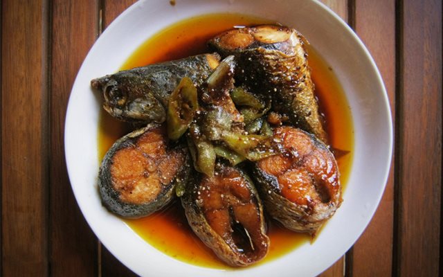 Cá Nục Kho Ớt Xanh