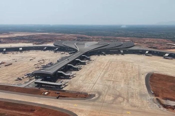 Thủ tướng: Đẩy nhanh tiến độ, đưa Cảng hàng không Long Thành vào khai thác thương mại trong quý IV năm 2026 - Báo Nhân Dân