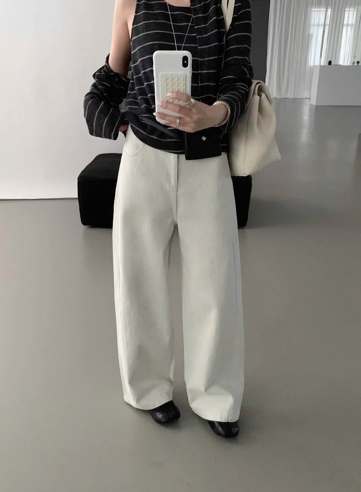 Quần jean trơn chạy đường lai bên XONXEN SHOP 3829 – Image 4