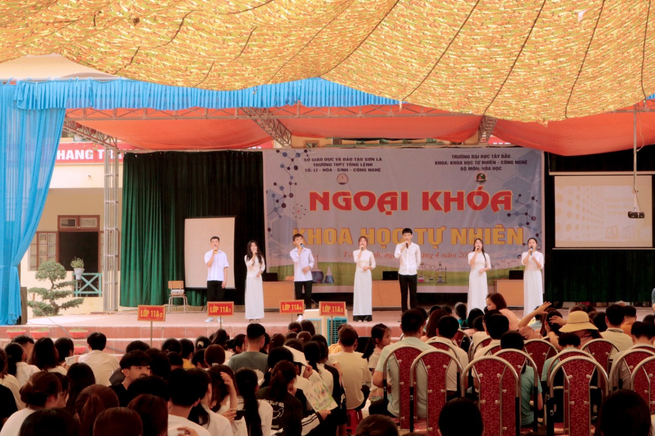 Bộ môn Hóa học tổ chức Chương trình ngoại khóa Khoa học tự nhiên tại Trường THPT Tông Lệnh