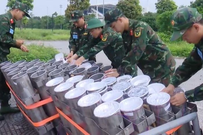 Pháo hoa nghệ thuật sẵn sàng trình diễn trong chương trình 'Âm vang Tổ quốc' - Đài Phát thanh và truyền hình Hà Nội