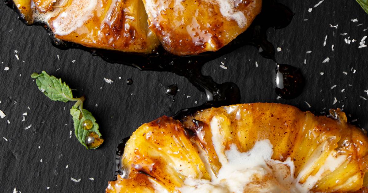 Dứa Rum Nướng -  Rum-soaked Grilled Pineapple