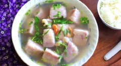 Múc canh ra bếp và thưởng thức nhé!