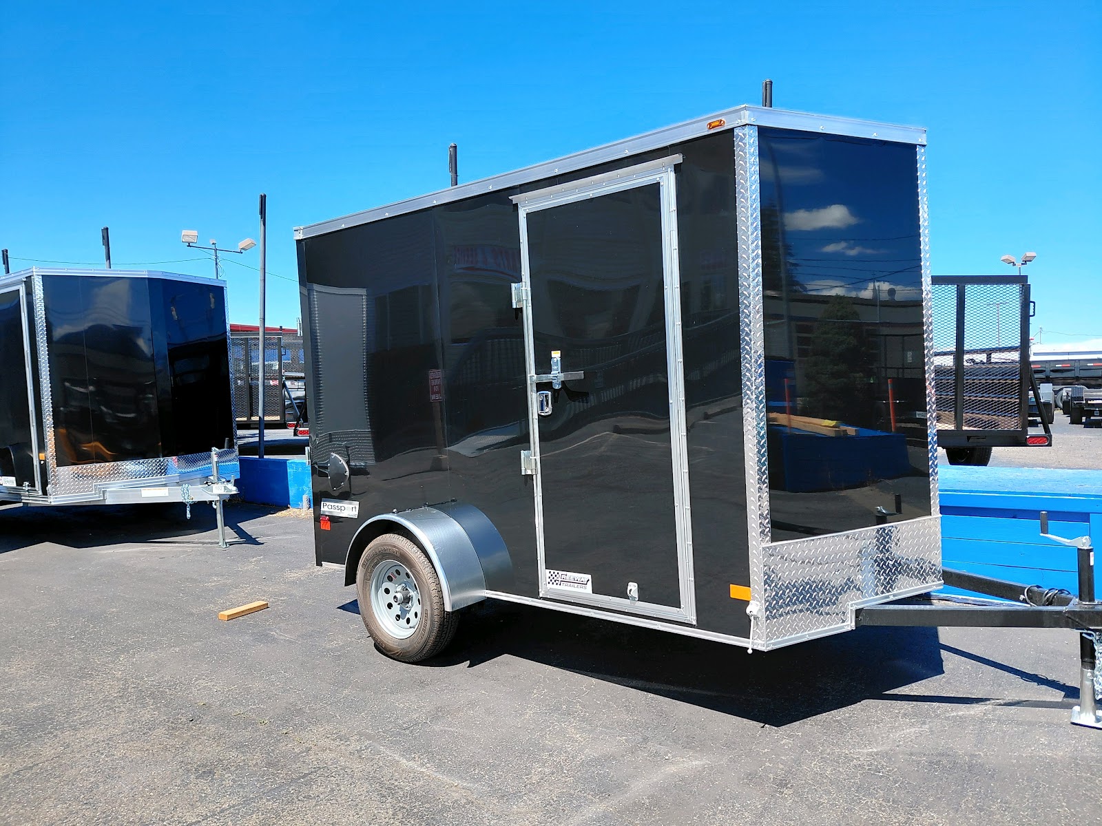 Passport Deluxe Enclosed Cargo