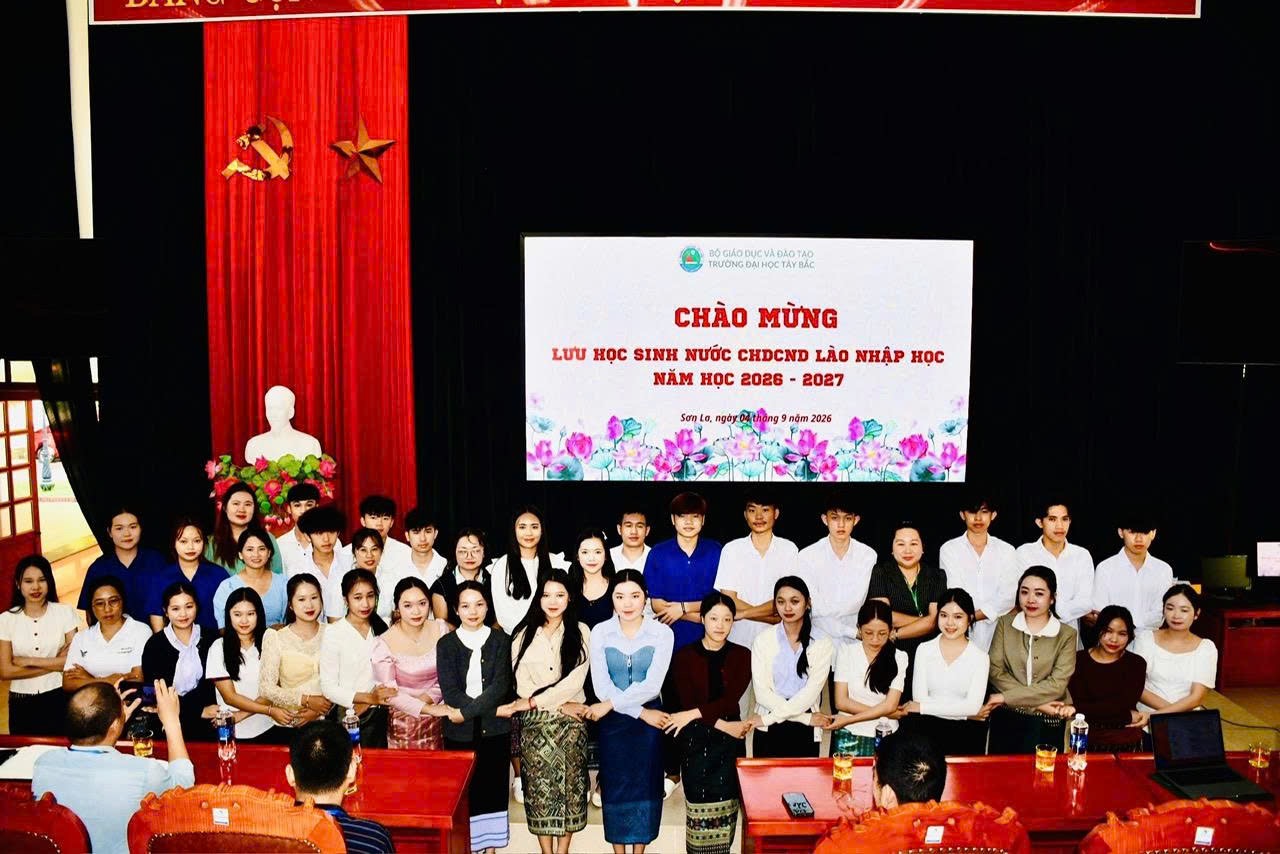 Trường Đại học Tây Bắc tổ chức tiếp nhận 72 lưu học sinh Lào nhập học năm học 2026-2027