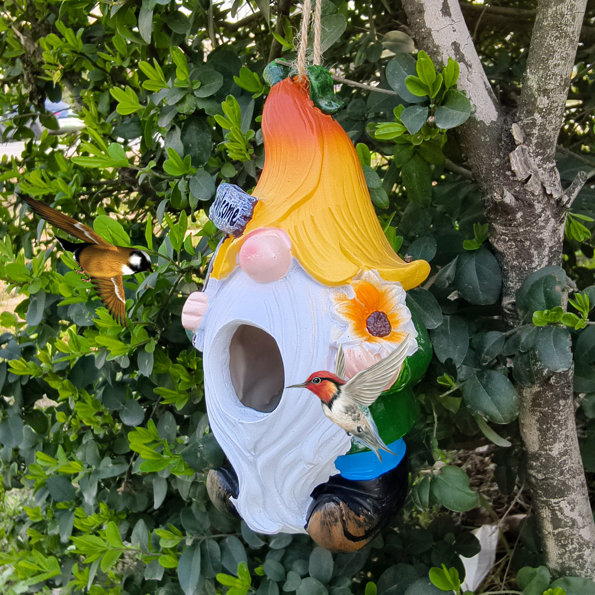 Dekoratives Vogelhaus aus Kunstharz für den Garten