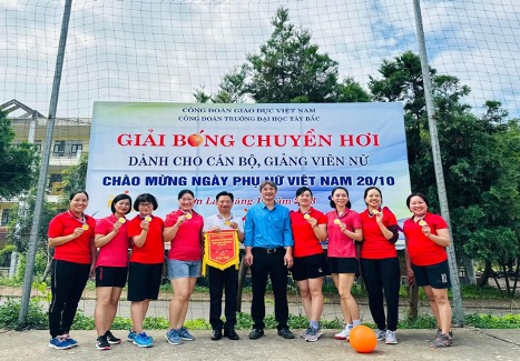 Công đoàn Trường Đại học Tây Bắc tổ chức thành công Giải bóng chuyền hơi nữ chào mừng kỷ niệm 93 năm ngày thành lập Hội Liên hiệp Phụ nữ Việt Nam (20/10/1930 - 20/10/2023)