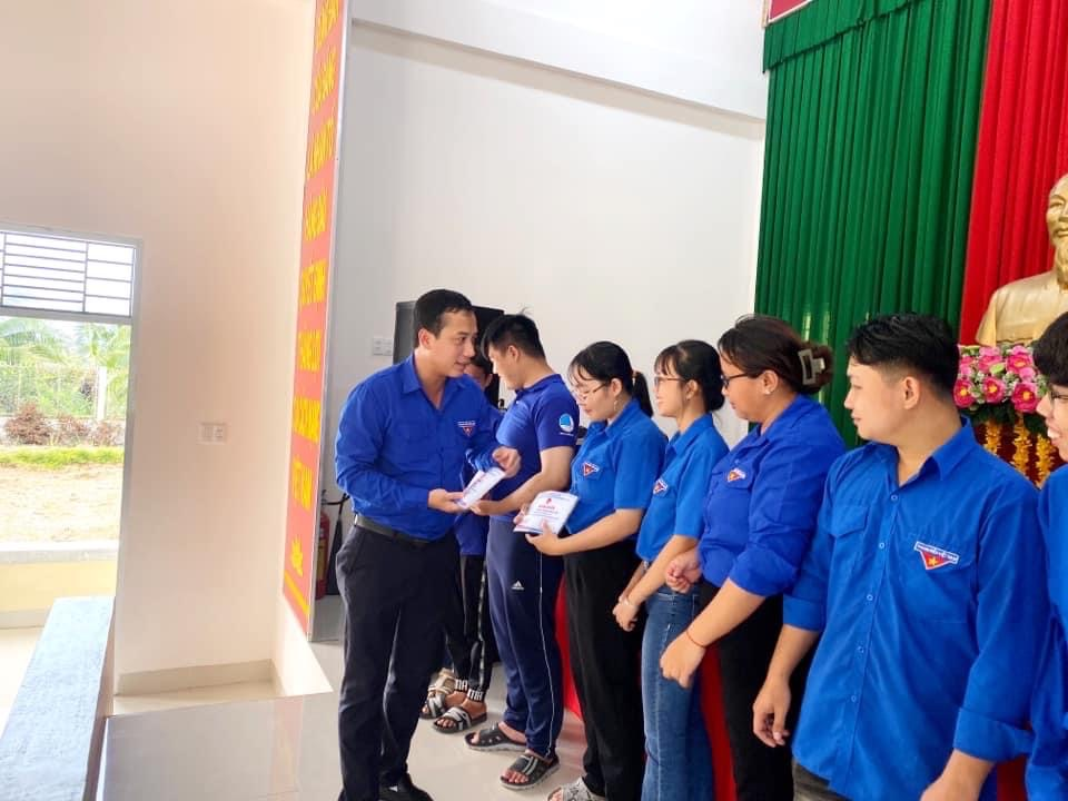 Chiến sĩ tình nguyện Trường DLA tại buổi lễ tổng kết 