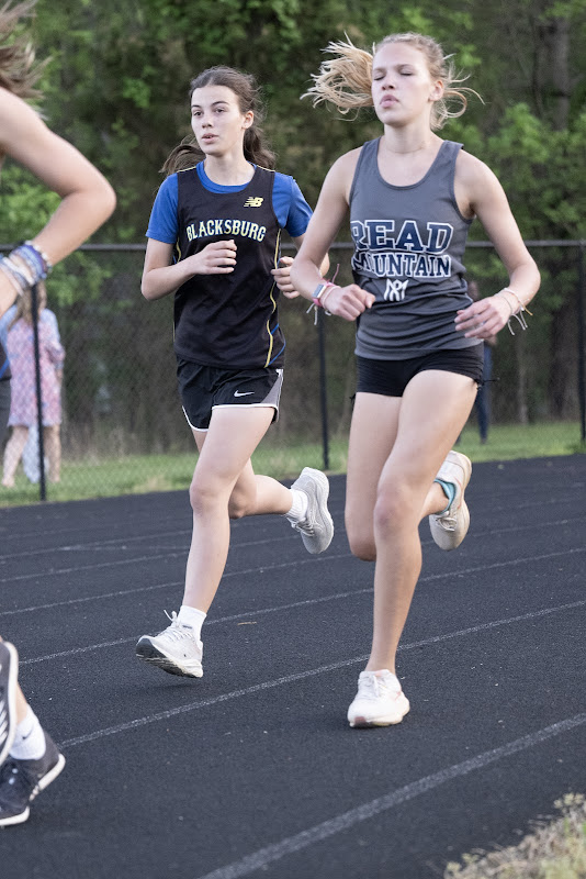 Photo from MS: Track & Field of Yvonne Baranauskas
