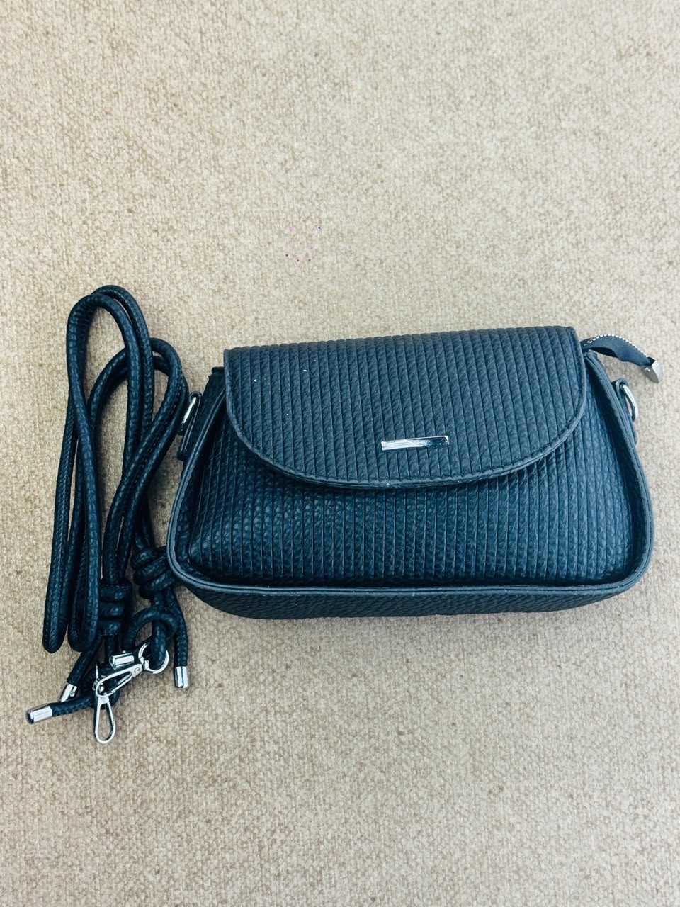 Item 5 - Ladies bag Black