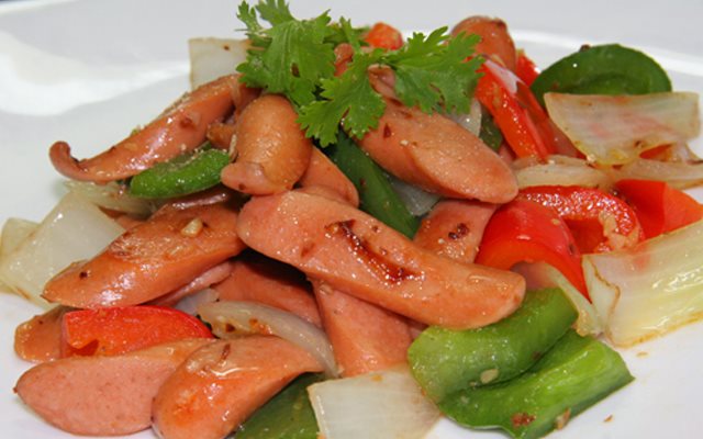 Xúc Xích Xào Ớt Chuông
