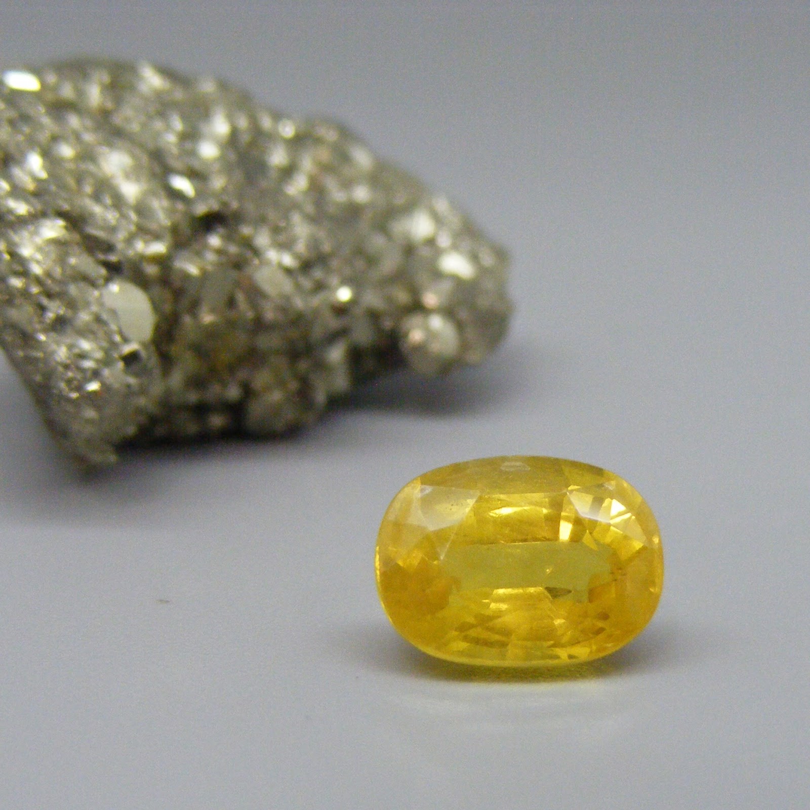 Natural bangkok Yellow Sappire 3.88 cts