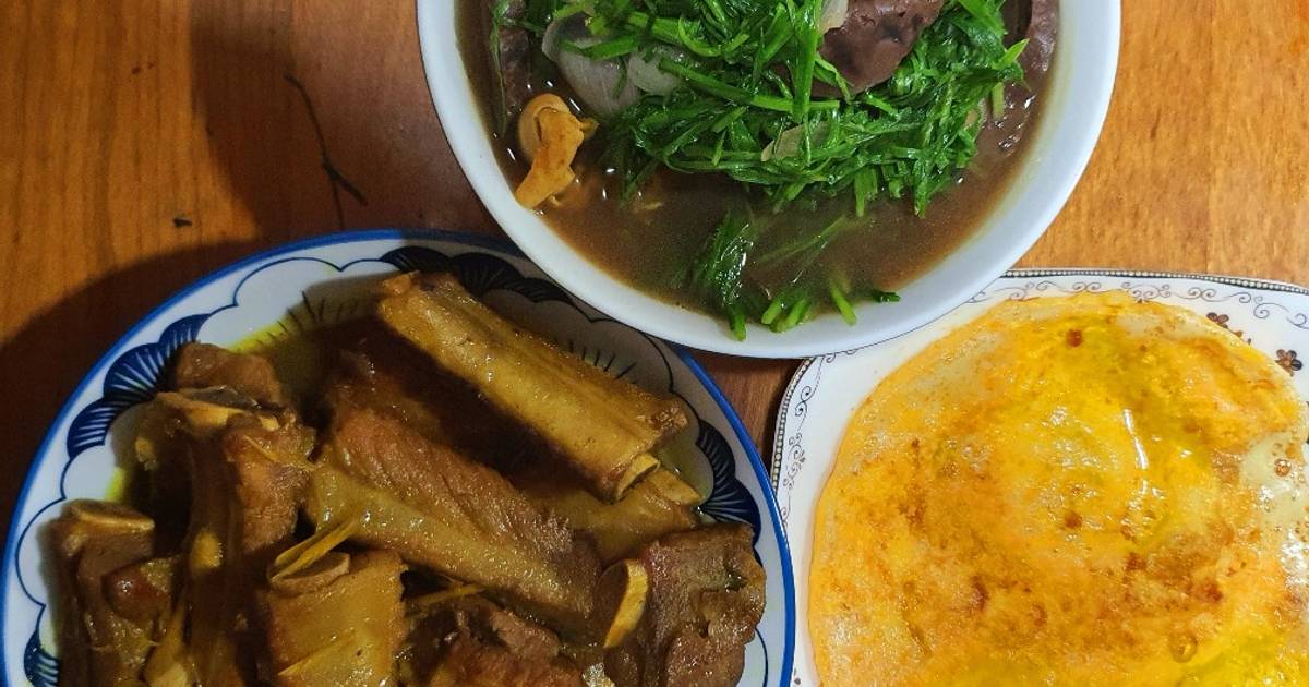 Sườn nấu nghệ