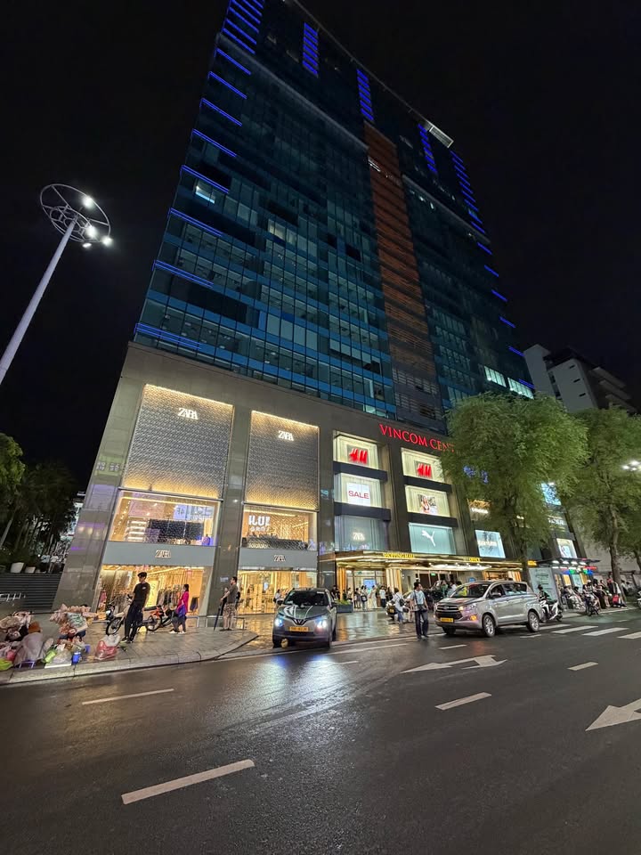 ปักหมุด Vincom Center Đồng Khởi thiên đường mua sắm ẩm thực lòng đất Sài Gòn