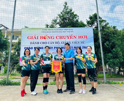 Công đoàn Trường Đại học Tây Bắc tổ chức thành công Giải bóng chuyền hơi nữ chào mừng kỷ niệm 93 năm ngày thành lập Hội Liên hiệp Phụ nữ Việt Nam (20/10/1930 - 20/10/2023)