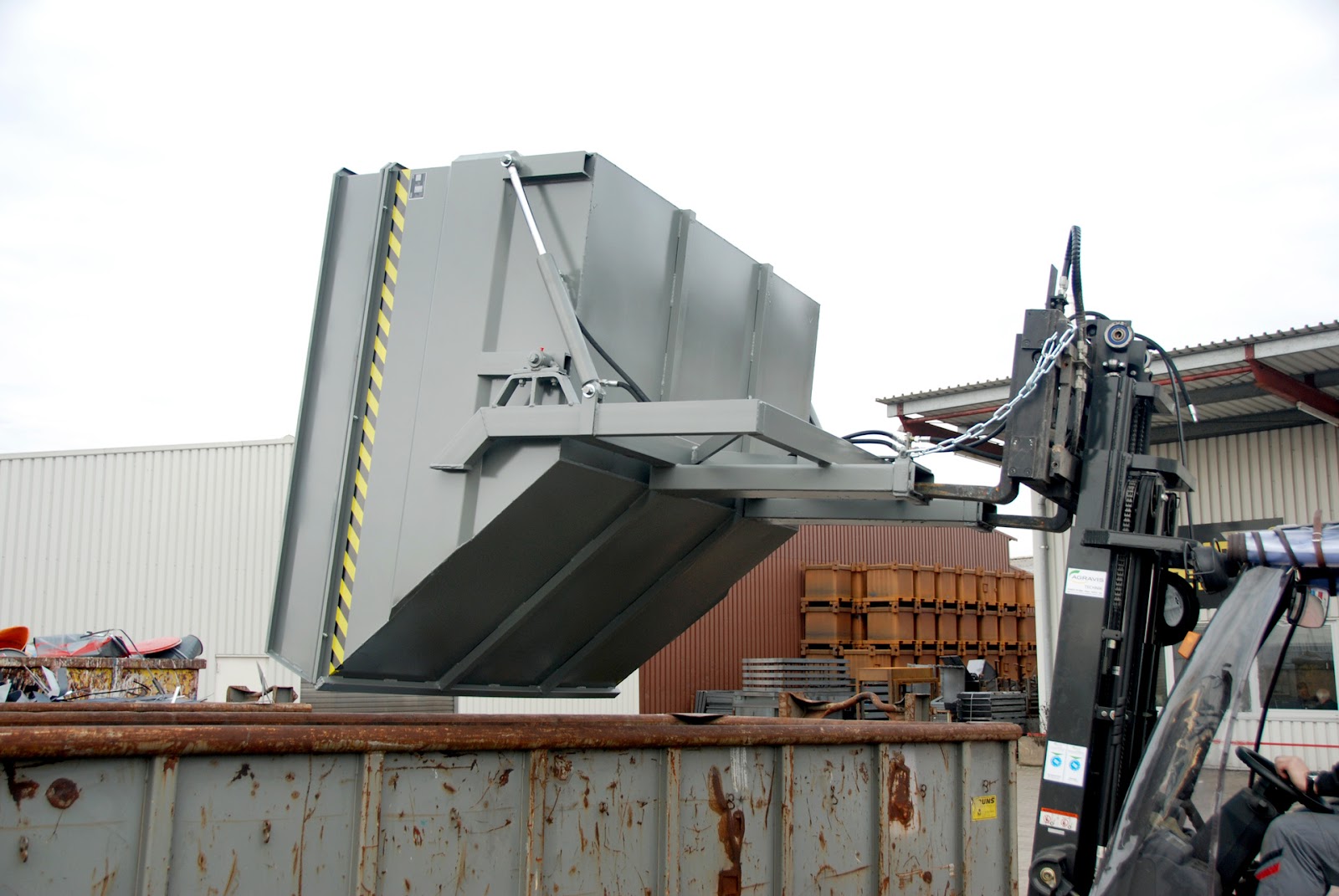 Kiepcontainer BKC-H 400, gelakt, Resedagroen