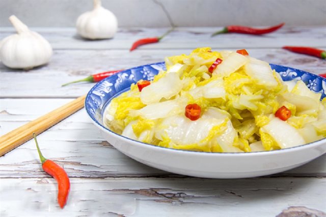 Cải Thảo Xào Tỏi Ớt Cay Thơm