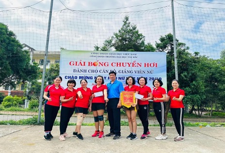 Công đoàn Trường Đại học Tây Bắc tổ chức thành công Giải bóng chuyền hơi nữ chào mừng kỷ niệm 93 năm ngày thành lập Hội Liên hiệp Phụ nữ Việt Nam (20/10/1930 - 20/10/2023)