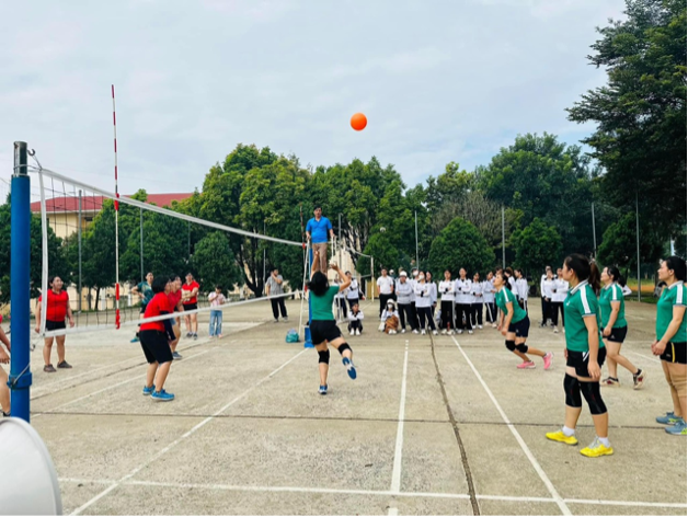Công đoàn Trường Đại học Tây Bắc tổ chức thành công Giải bóng chuyền hơi nữ chào mừng kỷ niệm 93 năm ngày thành lập Hội Liên hiệp Phụ nữ Việt Nam (20/10/1930 - 20/10/2023)