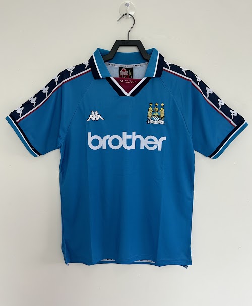 Equipación local del Manchester City 1997-98.jpeg