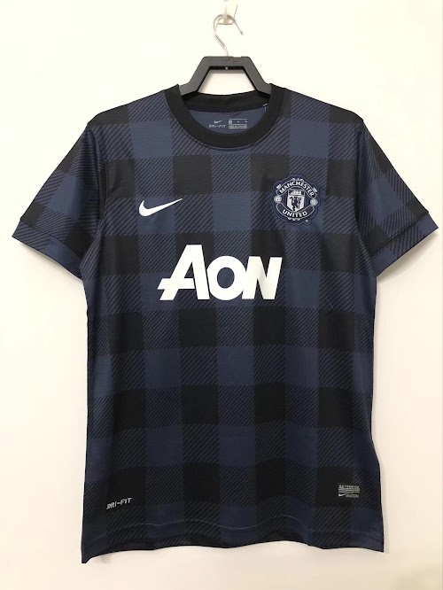 Equipación negra del Manchester United 2013-14.jpeg
