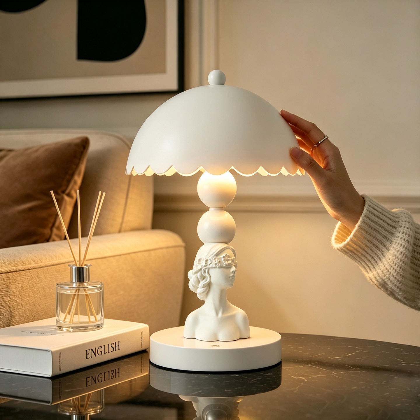 Moderne Kunstlampe mit Augenmotiv und Farbwechsel