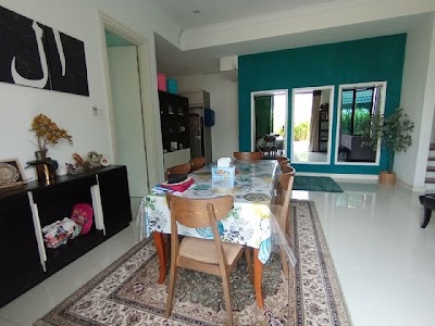 Setia Alam Sari (Puisi), Bangi — Teres Dua Tingkat Corner Lot, Gazebo Kayu — foto 1/10