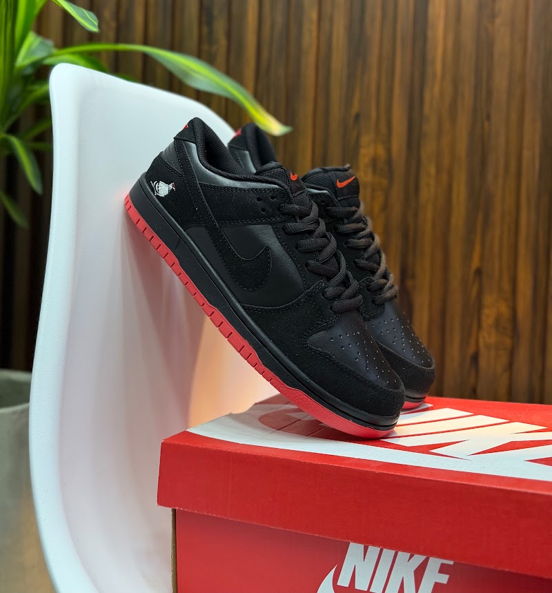 Nike SB Black Pigeon