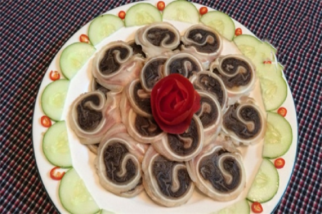 Tai Heo Cuộn Mộc Nhĩ