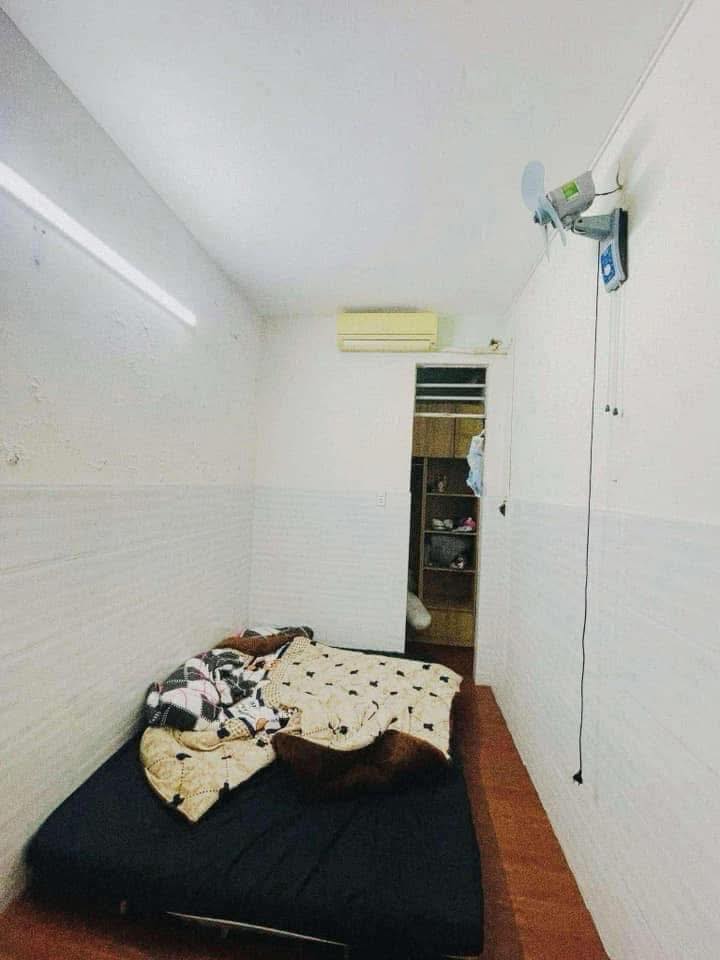 ☘Cho thuê nhà gác đúc kiệt ĐIỆN BIÊN PHỦ gần hầm chui, kiệt vào 2m5 gần đường chính ☘DT đất : 50m  -  DTSD : 75m ☘Công năng : 1pn, 1wc, pk, bếp, sân để xe..... ☘️Nội thất : đầy đủ chỉ việc dọn vào ở 💵Giá thuê : 5tr/tháng (tt 3t cọc 1t) ☎0935922833 4