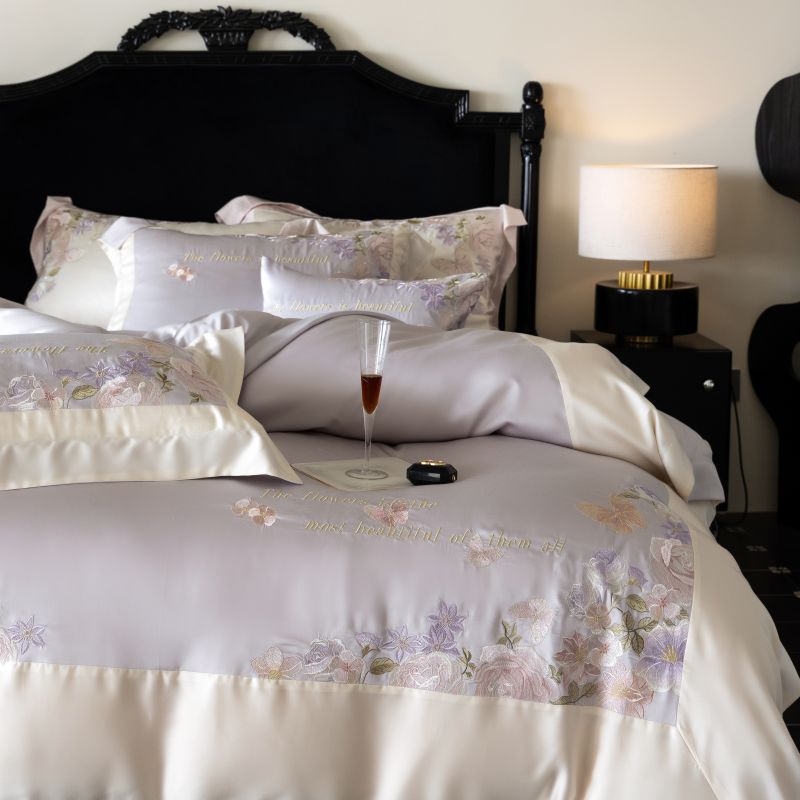 Luxurious 4-piece Bedding Set made of Australian Cotton