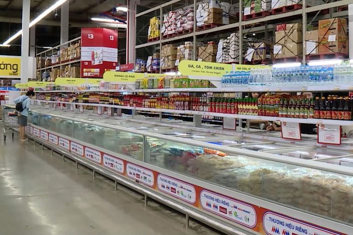Siêu thị tăng dự trữ hàng hóa, đẩy mạnh khuyến mại dịp 30/4 và 1/5 - Đài Phát thanh và truyền hình Hà Nội